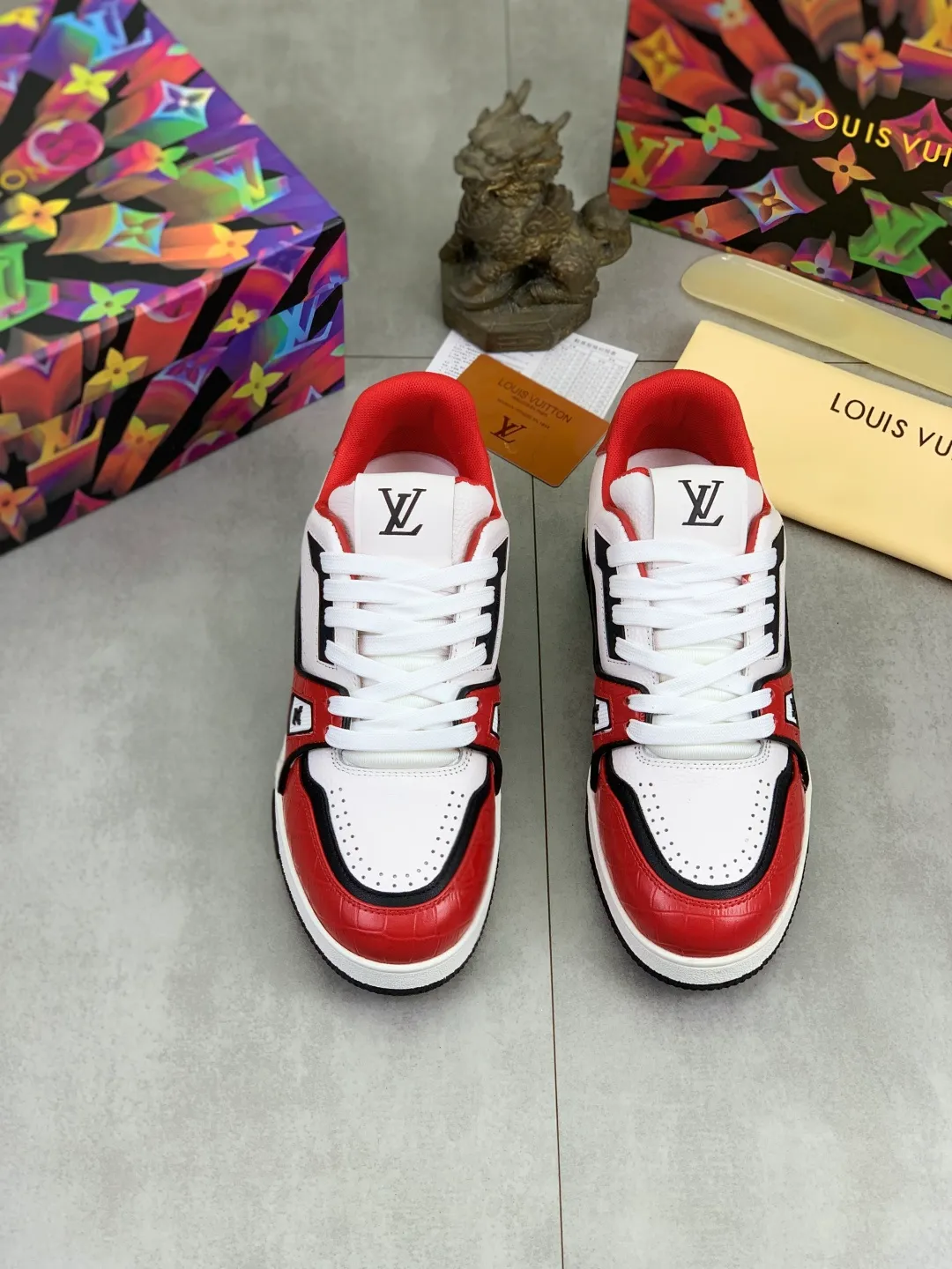 Men's men's shoes 💰P560 new style 💶【LOUIS VUITTON) (original order) new style 🍀LV Louis Vuitton *——LV classic trendy shoes! Made of imported original cowhide and water-dyed cowhide lining. The latest original wear-resistant rubber combination outsole! High quality products! Multiple colors available, code number: 38-46